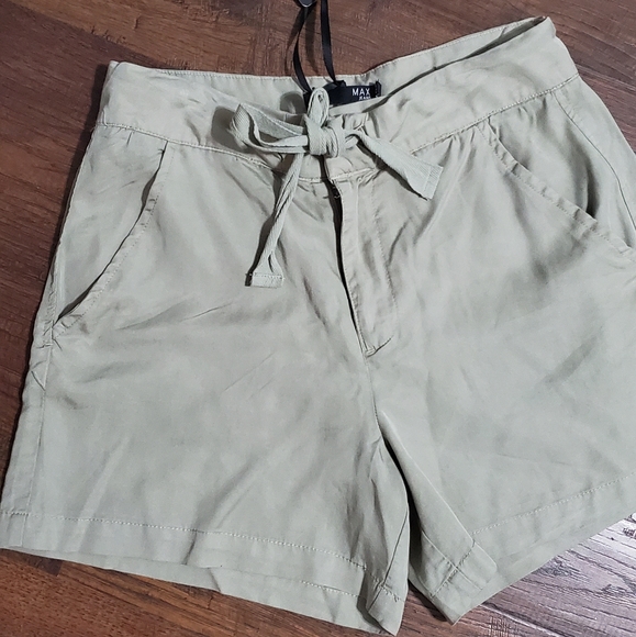 3 for 25 NWT Max Jeans trouser shorts size 6/28 - Picture 2 of 2